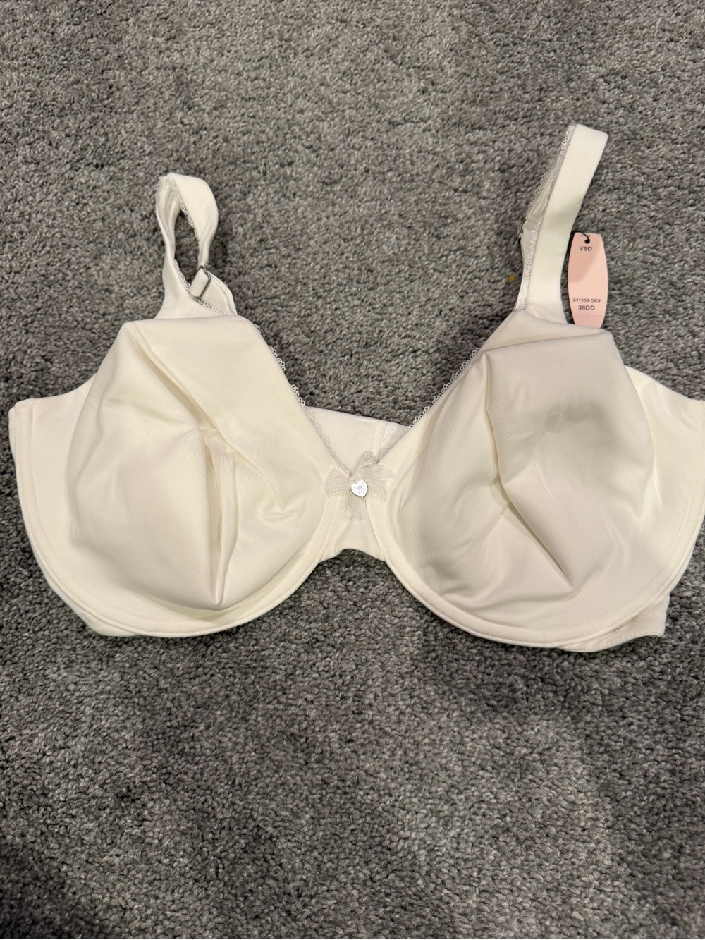 VICTORIAS SECRET White Bra (38DD). SOLD OUT NOT MADE ANYMORE.